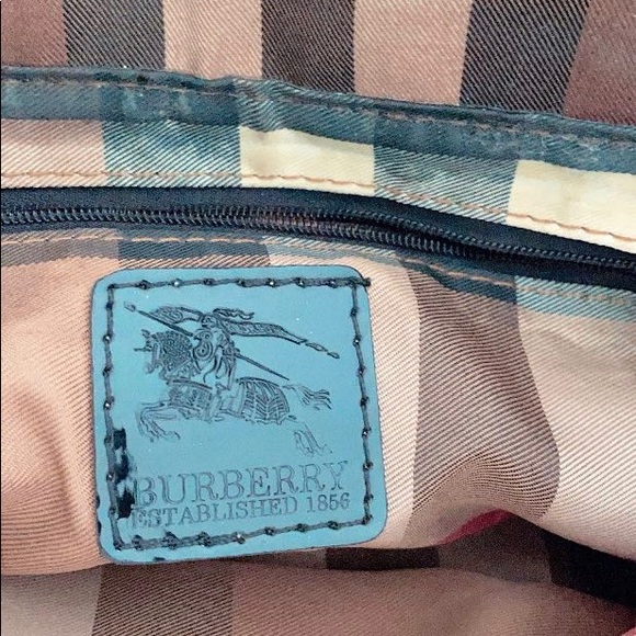 Burberry purse! - Picture 4 of 4